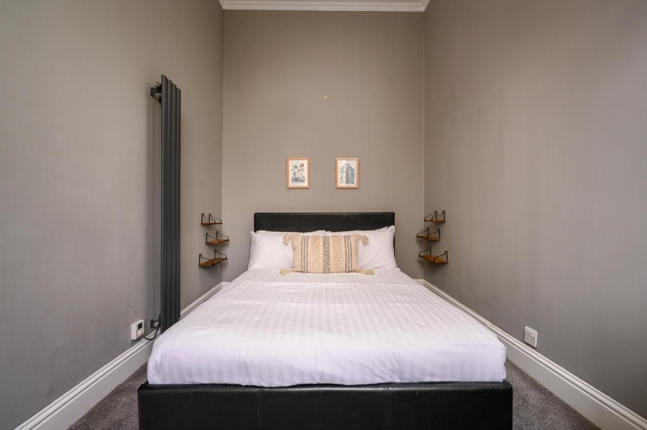 Vibrant Leith Flat — Photos 3